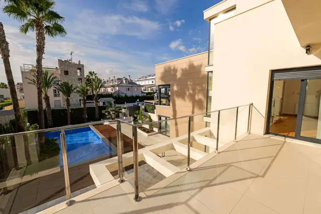 Villa F16 — Villa en venta en Torrevieja, Costa Blanca — miniatura 21