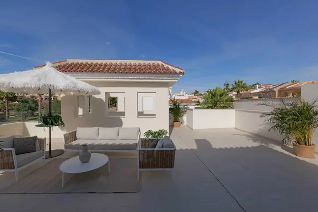 Villa Olivia Especial — Villa en venta en Ciudad Quesada, Costa Blanca — miniatura 8