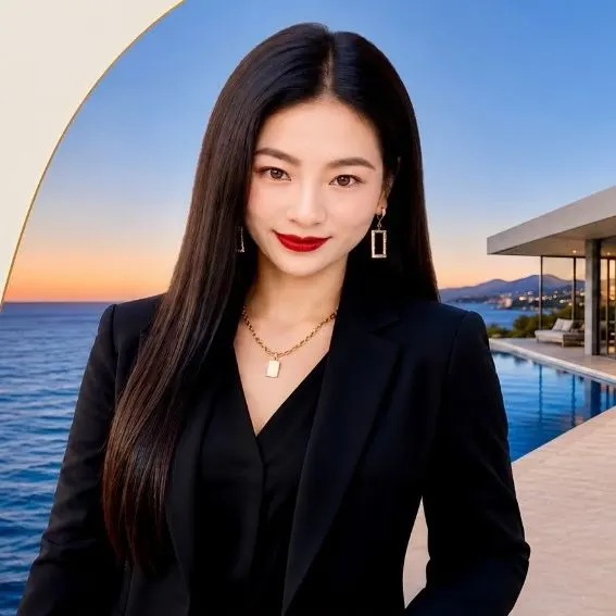 Amber Chow — FOUNDER & CEO
